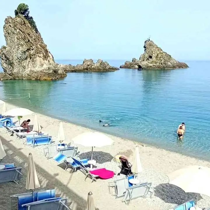 La Costa Viola minacciata dall’erosione costiera: a rischio una delle spiagge più belle della Calabria alla Tonnara di Palmi