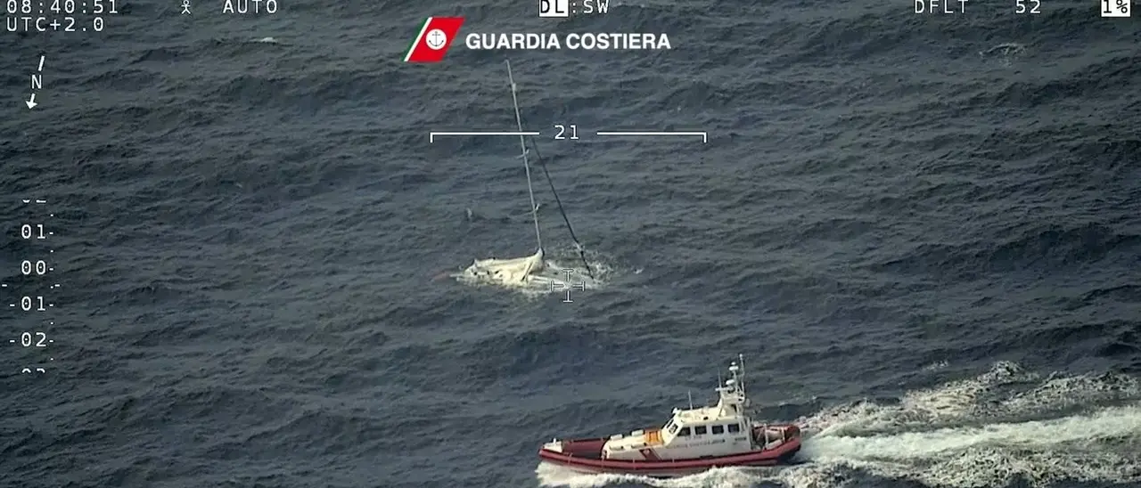 Naufragio al largo della Calabria, altri nove corpi recuperati in mare dalla Guardia costiera