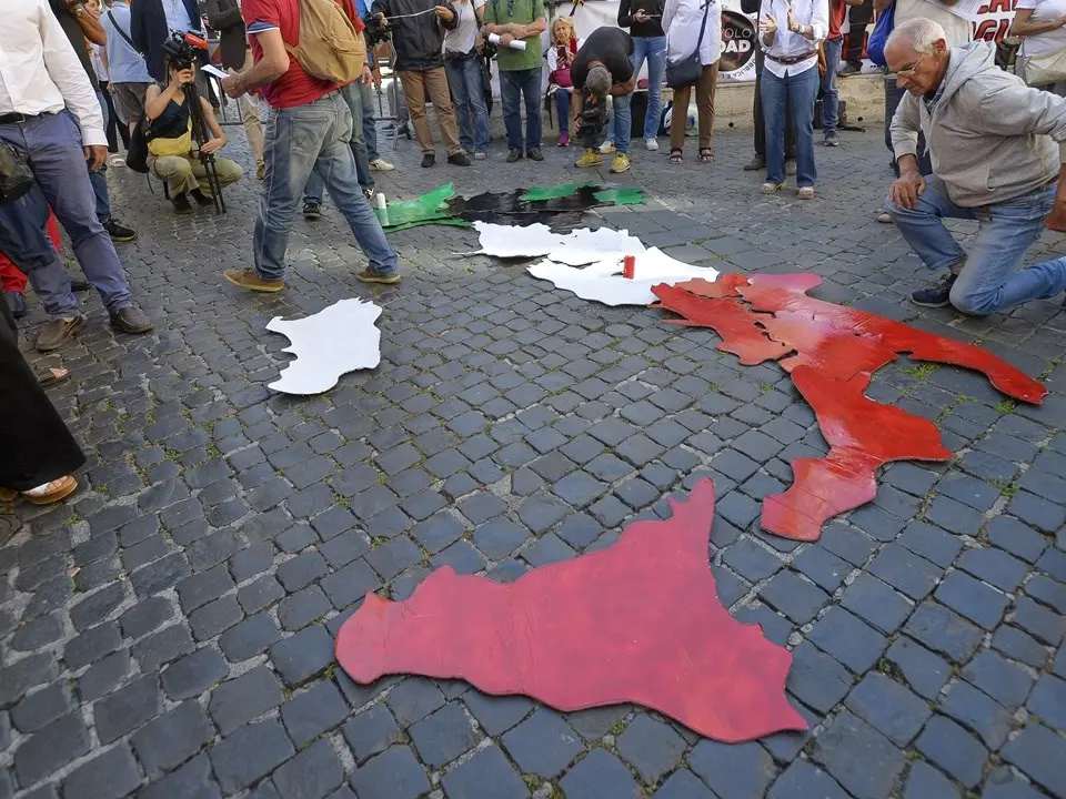 Calabria ultima per livelli di cura, l'ombra dell'autonomia differenziata sulla sanità: «Occhiuto stoppi le pre-intese»