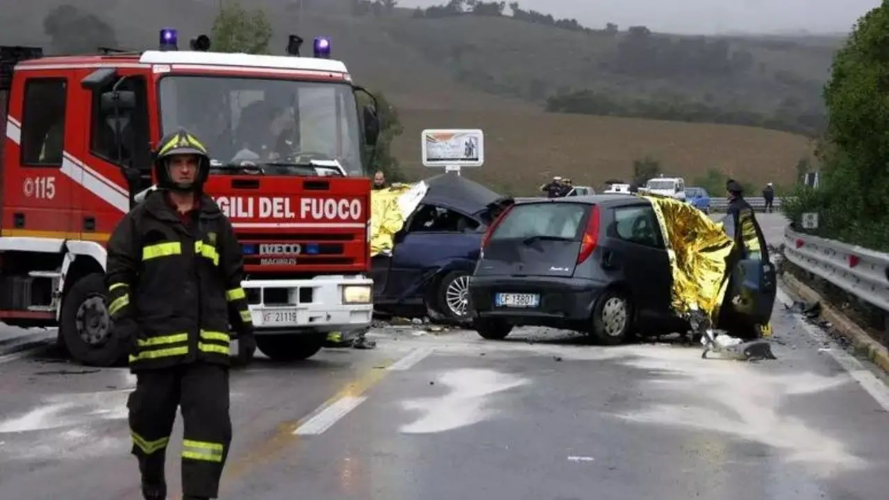 Palermo, donna alla guida ubriaca: morti in un incidente stradale una 20enne e un bambino di 16 mesi