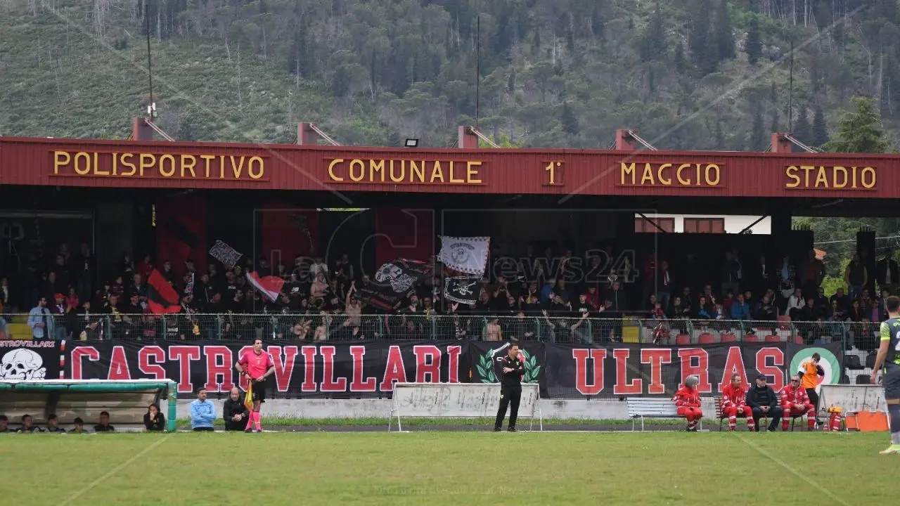 Castrovillari Calcio, tutto bloccato in città: solo ipotesi e riunioni, sempre più vicino il fallimento