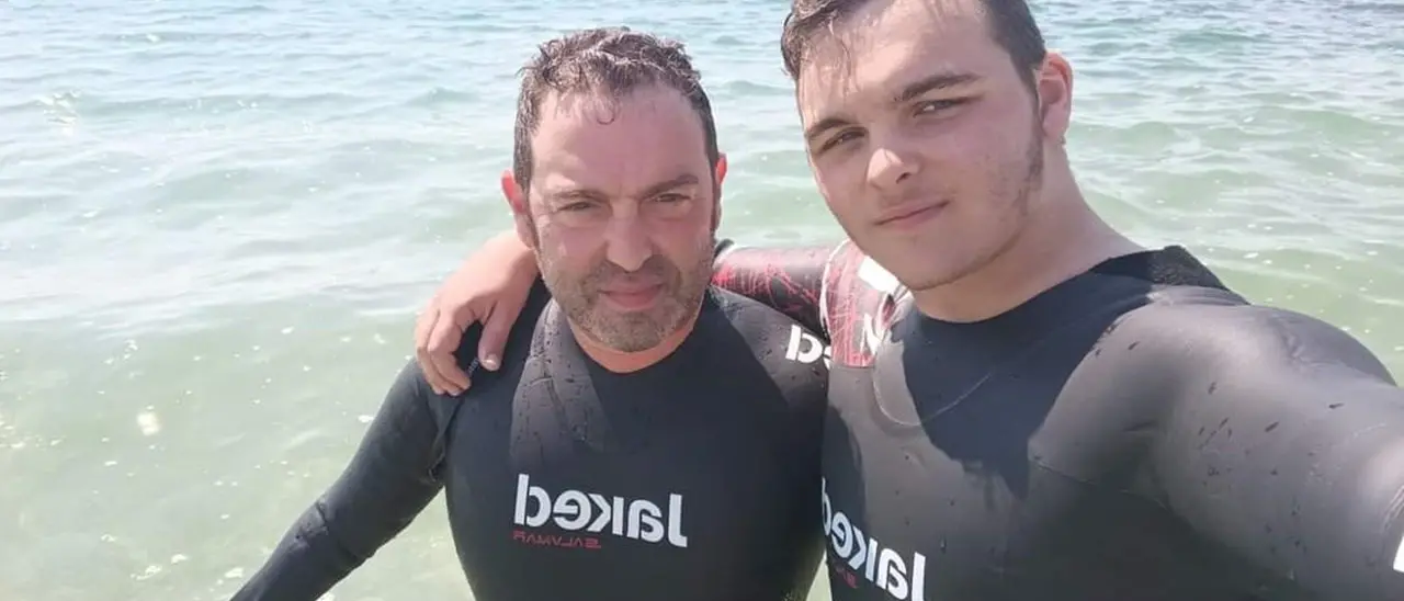 Senza braccia dopo un incidente sul lavoro, Andrea Lanari attraverserà lo Stretto di Messina a nuoto con il figlio