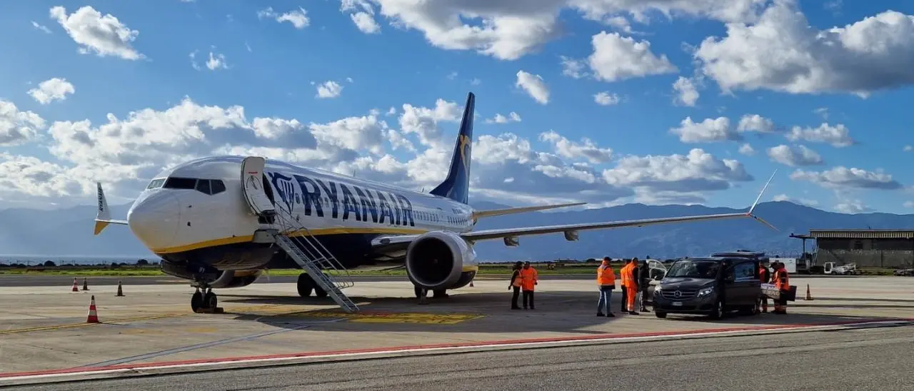 Destinazione Calabria riparte dall’Irlanda, Ryanair vince il maxi appalto da 47 milioni per rilanciare il turismo