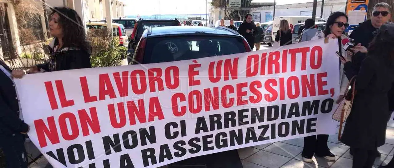 Vertenza Abramo, Baldino (M5s): «Situazione insostenibile. Il Governo convochi un tavolo di crisi»