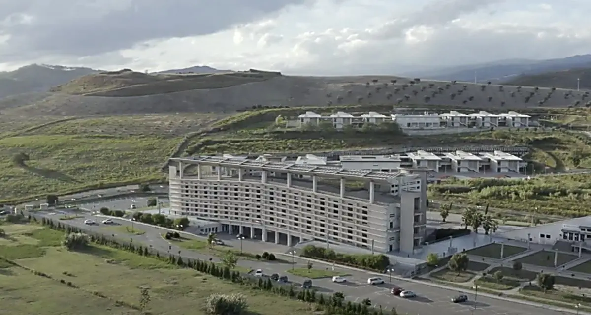 Donne ai vertici della finanza, il libro che\u00A0svela i role model femminili: ecco le storie di otto manager\u00A0\u00A0\n