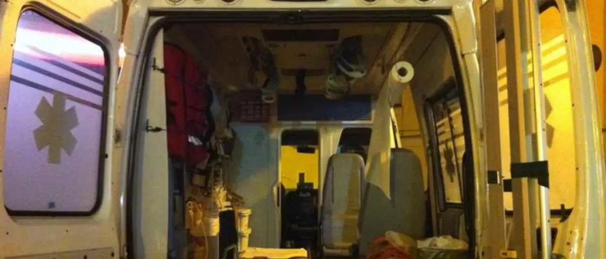 Schiacciato dal tavolo, bimbo muore mentre gioca in cortile nell’Avellinese