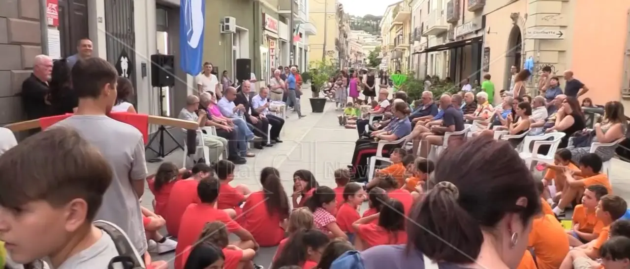 Soverato festeggia otto anni di Bandiera blu, il sindaco Vacca: «Riflessi importanti sul turismo»