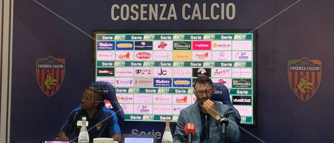 Cosenza, presentato il nuovo arrivato Kouan: «Una scelta di testa, cuore e gambe»