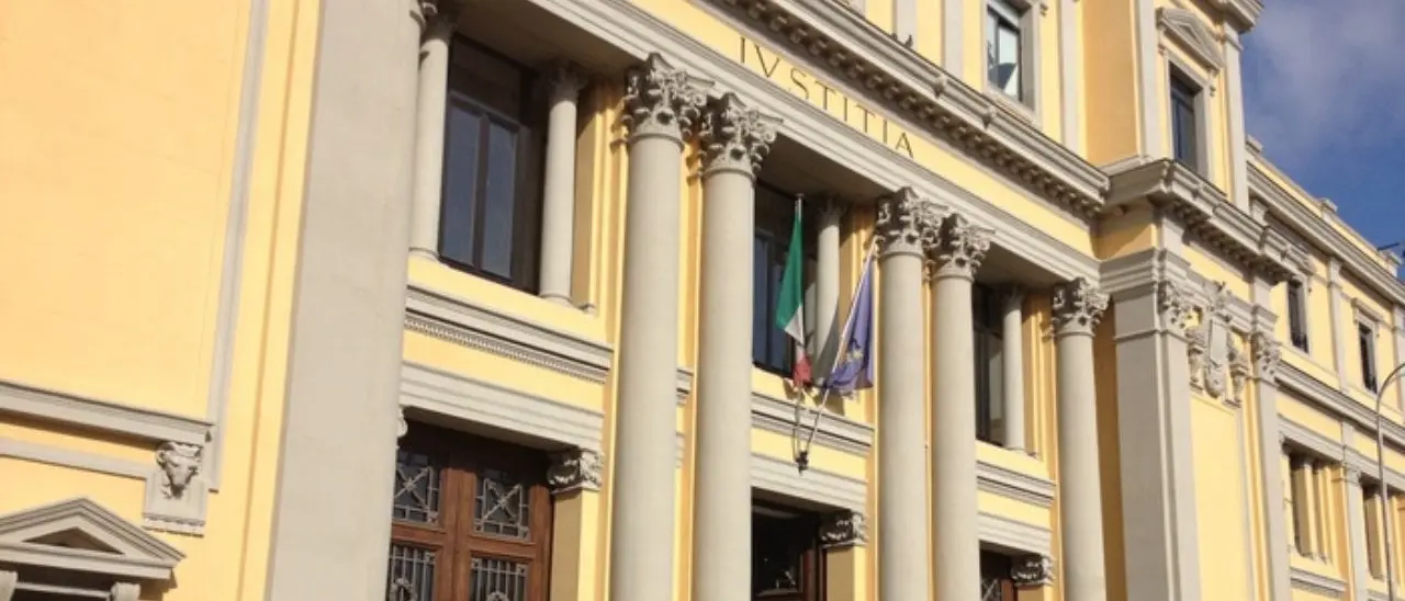 Estorsioni e minacce a commercianti tra Sellia Marina e Cropani, sentenza in parte ribaltata in Appello