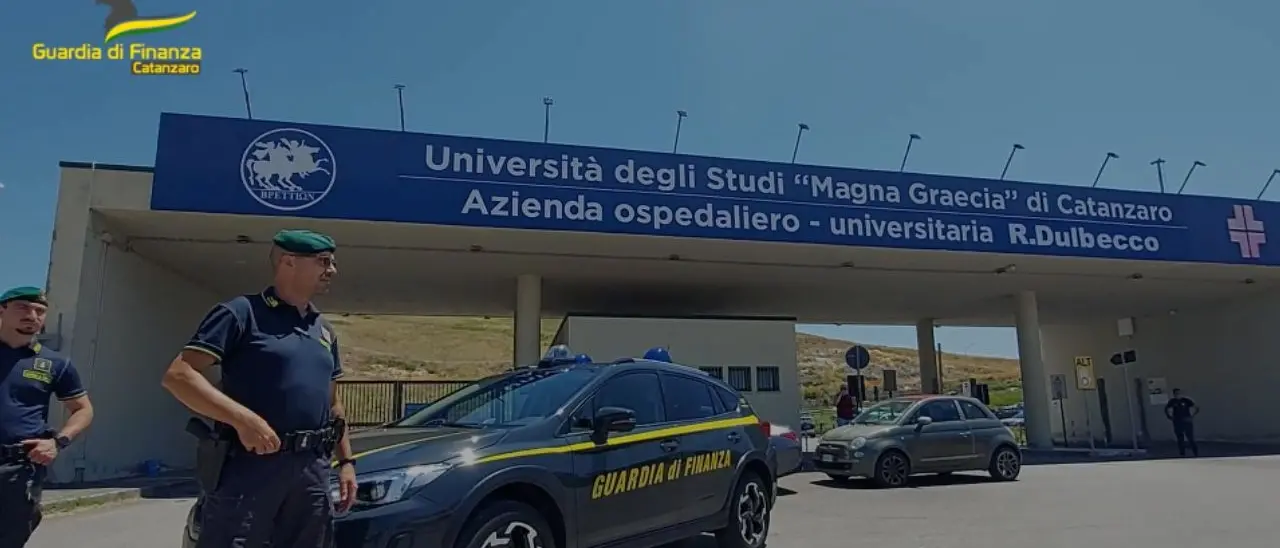«L’appalto da 8 milioni scritto dalla ditta che partecipò alla gara», l’accusa della Procura di Catanzaro ai 2 medici-manager