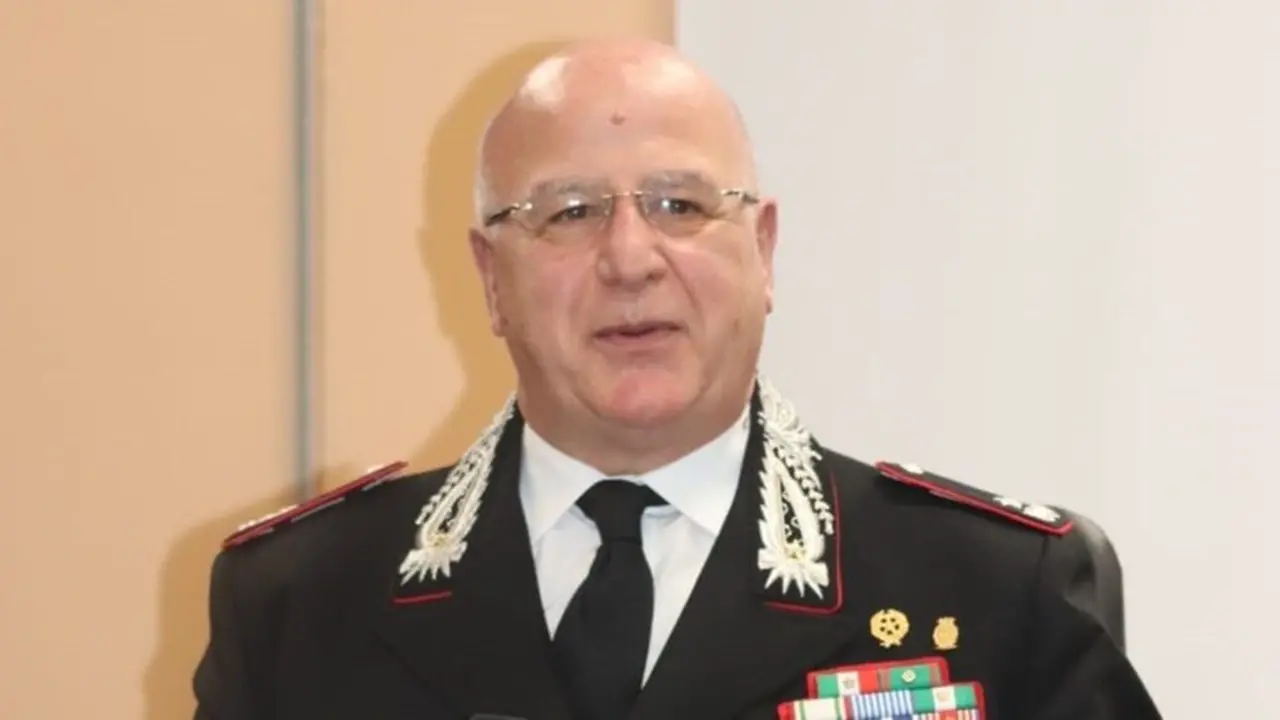 Appalto truccato in cambio di borse e biglietti per l’Olimpico, arrestato generale dei carabinieri calabrese