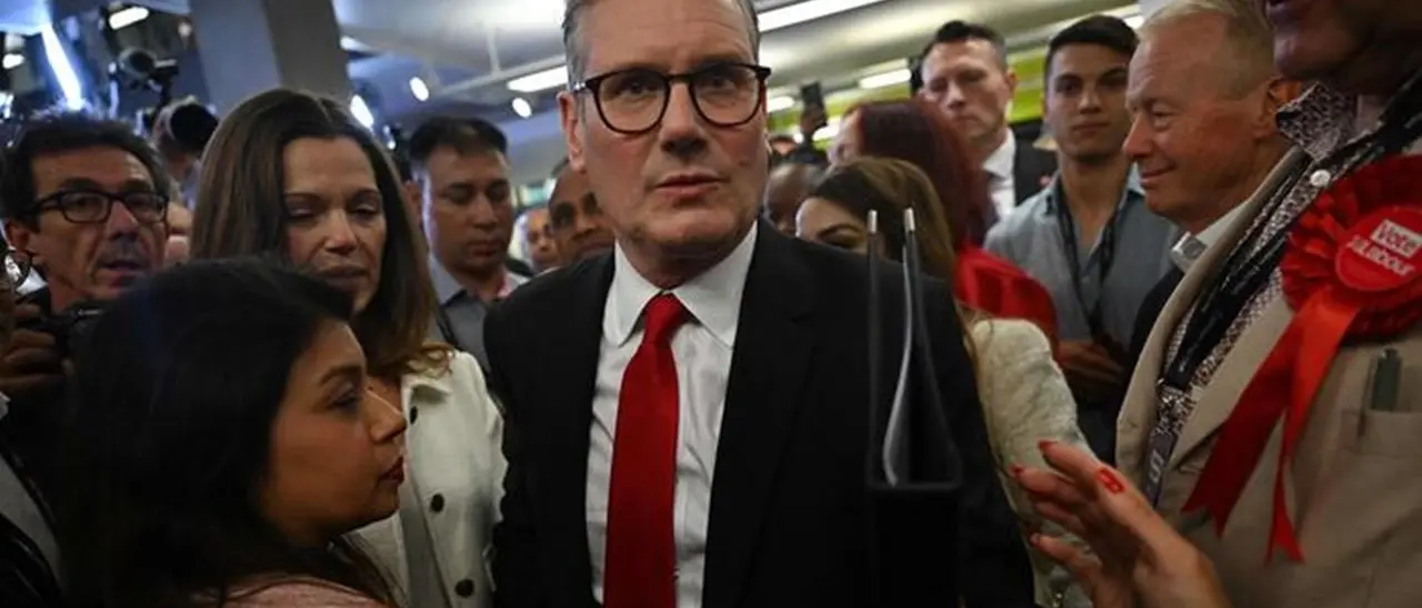 Vittoria schiacciante dei laburisti nel Regno Unito: oltre 400 seggi su 650, Starmer nuovo primo ministro