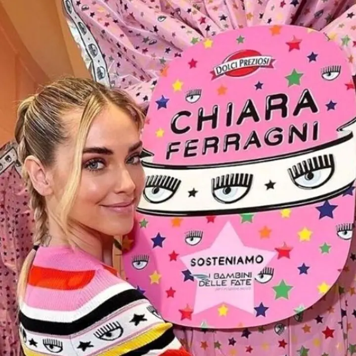 Pubblicità ingannevole sulle uova griffate Ferragni, l’influencer devolverà 1,2 milioni all’impresa sociale “I bambini delle fate”