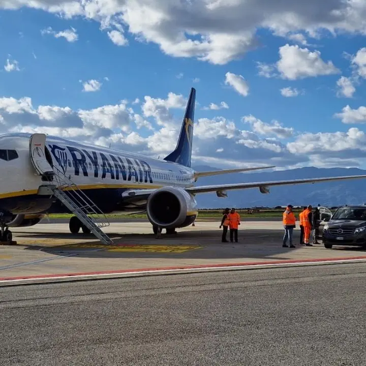 Meno tasse per i passeggeri calabresi, Ryanair soddisfatta: «Decisione lungimirante» e annuncia nuovi voli