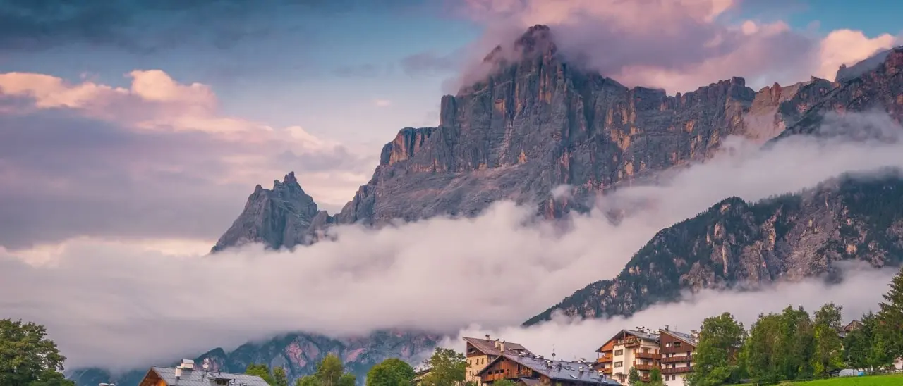 «Restate nei forni a gas»: nel Bellunese negata la casa vacanze a una famiglia israeliana. Zaia: «Inaccettabile»