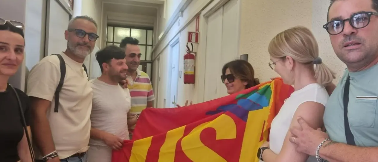 Cosenza, oss in graduatoria occupano la sede Asp: «Protesta per il blocco delle assunzioni»