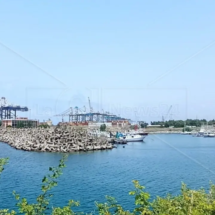 Completato il collegamento tra rete ferroviaria e il porto di Gioia Tauro: sottoscritto atto di concessione demaniale marittima