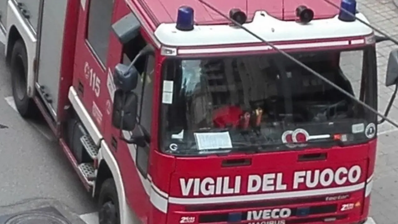 Incendio a San Giovanni di Gerace: in fiamme l’auto del consigliere comunale ed ex sindaco Pino Vumbaca