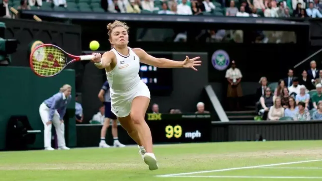 Wimbledon, Jasmine Paolini affronta Donna Vekic per un posto in finale... e nella storia