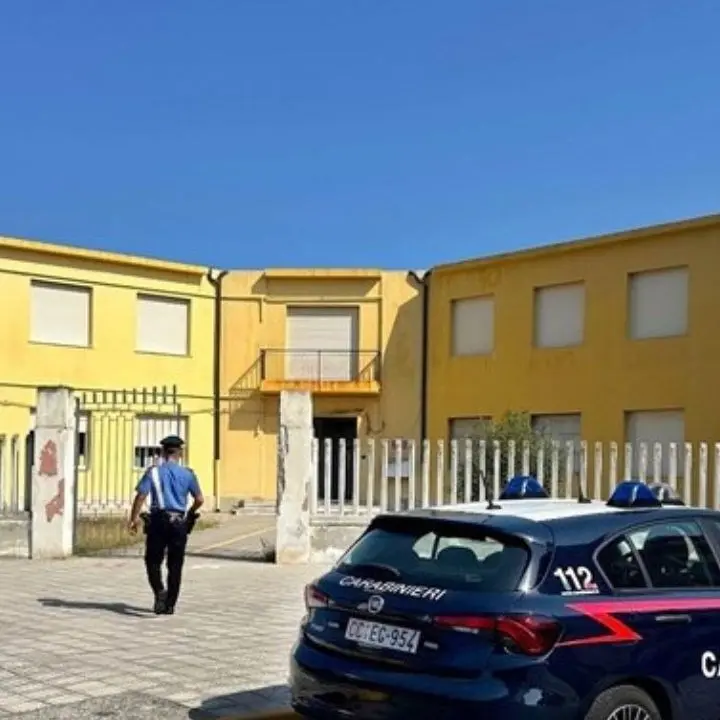 San Ferdinando, danni alla scuola elementare Carretta: denunciati quattro minori