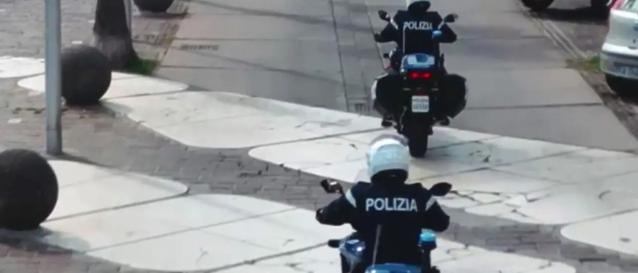 Crotone, controlli alla movida sul lungomare cittadino: sanzionati cinque locali