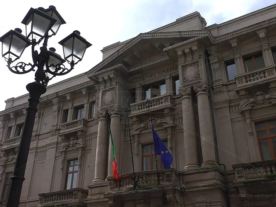 Assalto al bancomat di Vallefiorita, convocato comitato per l’ordine e la sicurezza, l’annuncio del prefetto: «Intensificata la vigilanza»