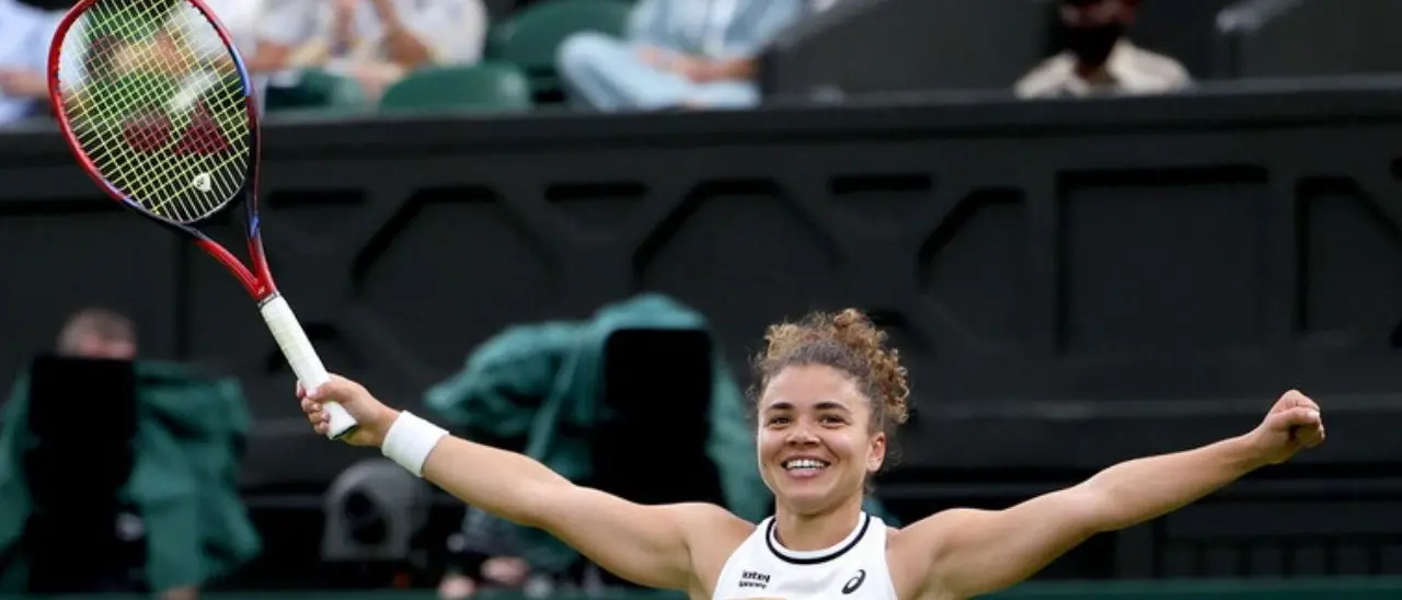 Tennis, apoteosi Paolini: batte in rimonta la Vekic ed è la prima italiana in finale a Wimbledon