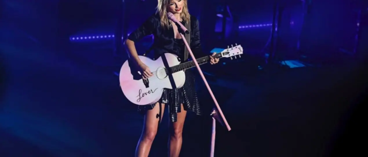 Biglietti per il concerto di Taylor Swift a 13mila euro, il Codacons presenta un esposto