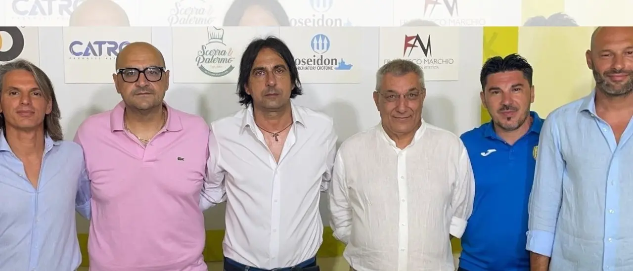 Promozione, la matricola Aek Crotone si presenta. Il presidente Bossi: «Non scendiamo in campo solo per divertirci»