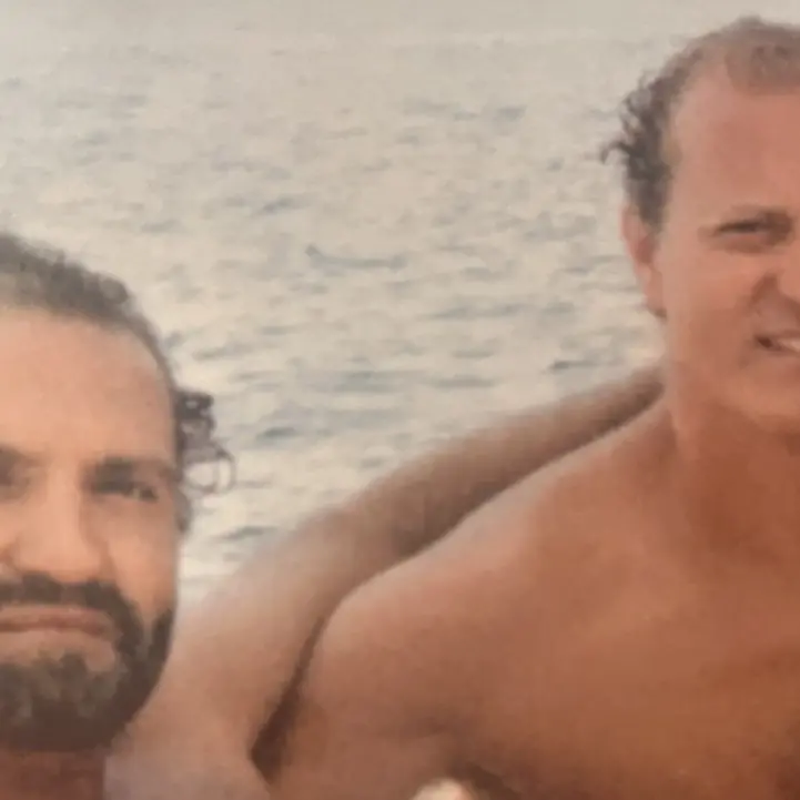 Lo stile e il genio creativo di Gianni Versace, il fratello Santo: «Uniti nella famiglia e nel lavoro ma il 15 luglio 1997 nella nostra vita irruppe il buio»