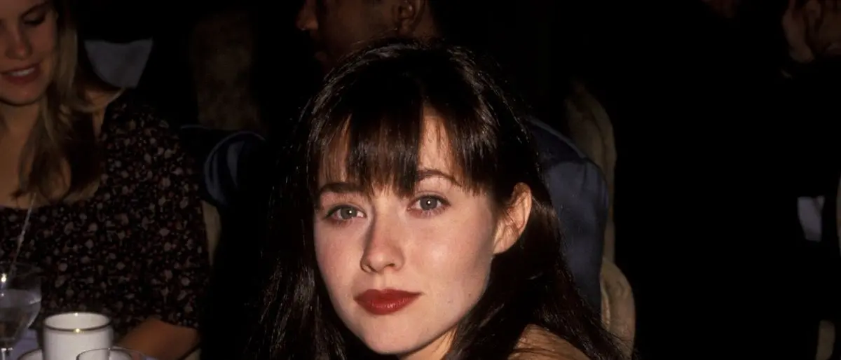Il popolo della Generazione X piange Shannen Doherty, addio all’indimenticabile Brenda di Beverly Hills 90210