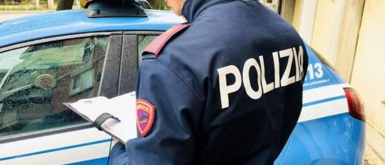 Catanzaro: sei migranti irregolari rintracciati dalla polizia, due di loro sono stati espulsi dall’Italia