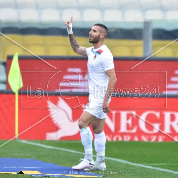 Calciomercato Cosenza, la Sampdoria vuole Tutino: ma occhio all’indice di liquidità