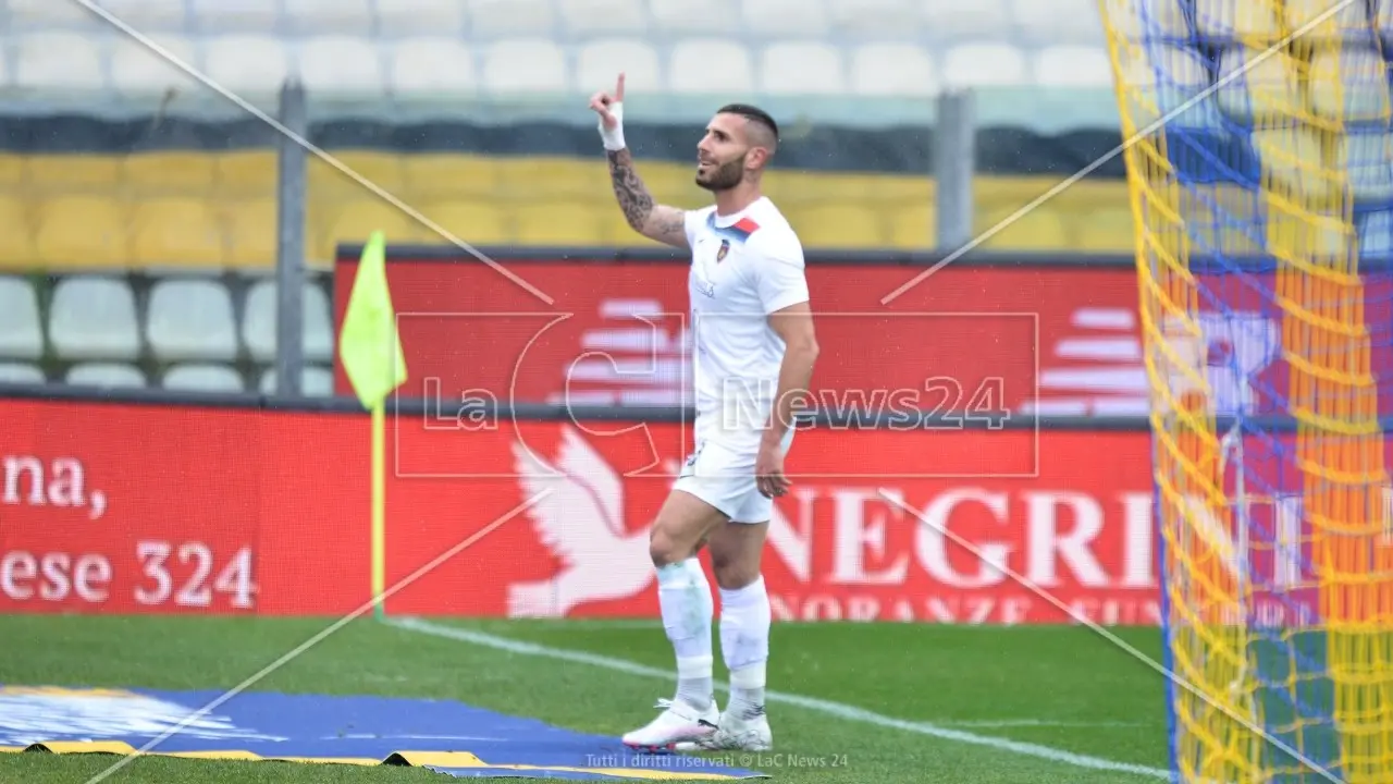 Calciomercato Cosenza, la Sampdoria vuole Tutino: ma occhio all’indice di liquidità