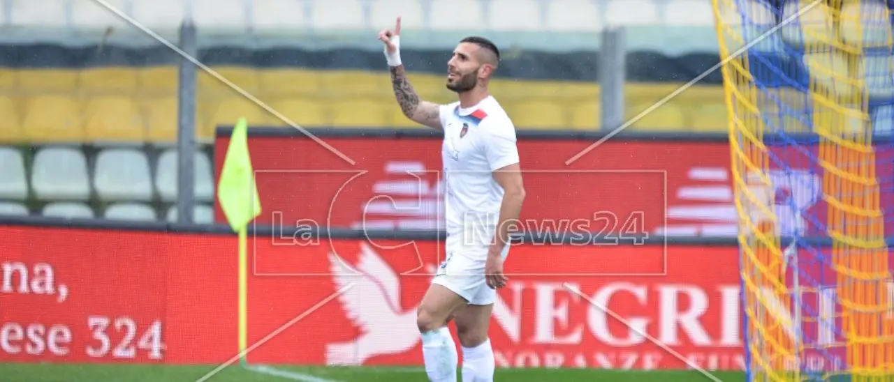 Calciomercato Cosenza, la Sampdoria vuole Tutino: ma occhio all’indice di liquidità