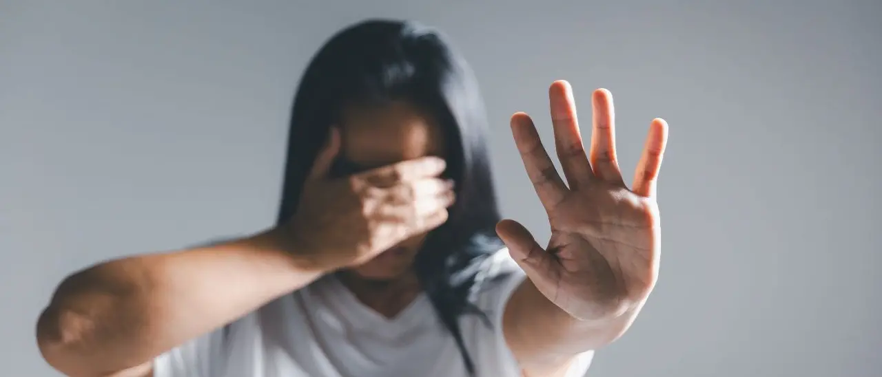 Corigliano Rossano, maltrattamenti e violenza sessuale nei confronti della figlia che aveva segregato in casa: arrestato 49enne