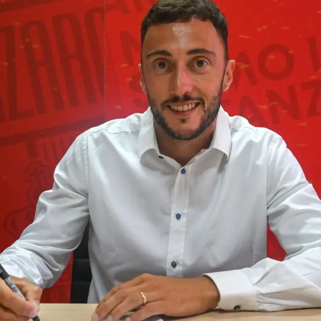 Mirko Pigliacelli firma con il Catanzaro, 2 anni di contratto per l’ex portiere del Palermo: «Spero di far felice il popolo giallorosso»