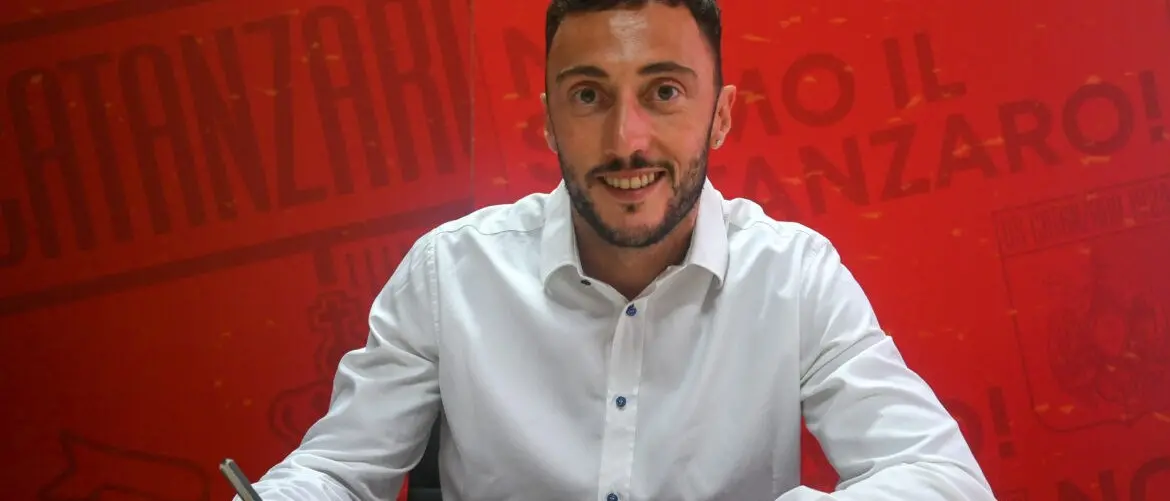 Mirko Pigliacelli firma con il Catanzaro, 2 anni di contratto per l’ex portiere del Palermo: «Spero di far felice il popolo giallorosso»