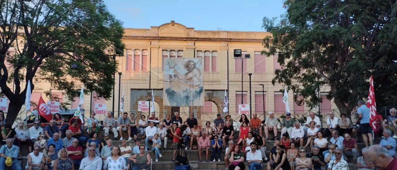 Villa San Giovanni, le proteste dei No ponte nel giorno del G7: «L’opera è una grande menzogna»