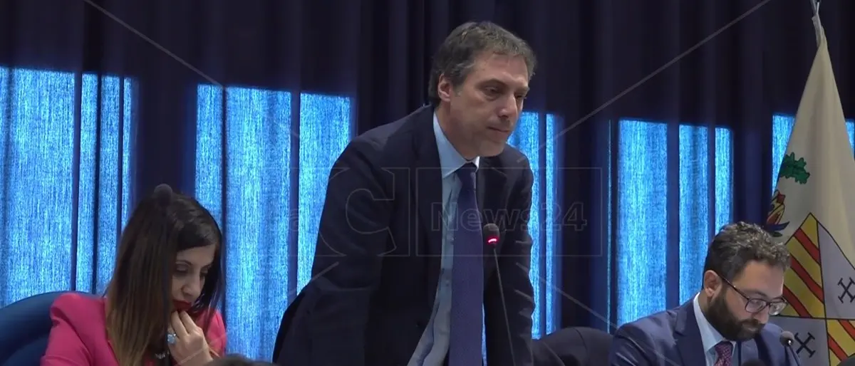 Autonomia differenziata, il sindaco di Catanzaro scrive alle associazioni di calabresi al Nord: «La legge va fermata»