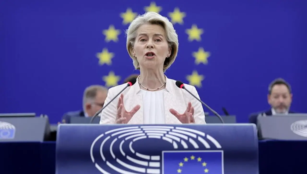 Ursula Von der Leyen rieletta presidente della Commissione europea con 401 voti