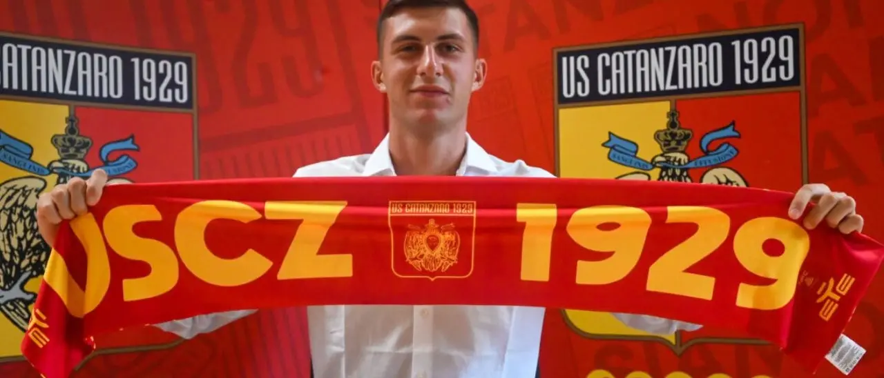 Calciomercato Catanzaro, in giallorosso il centrocampista Morleo: «Felice di essere qui»