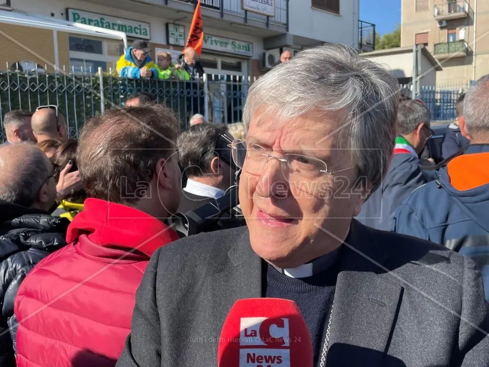 Referendum, il vescovo Savino: «Andiamo a votare, astensione è silenzio che svuota la democrazia»