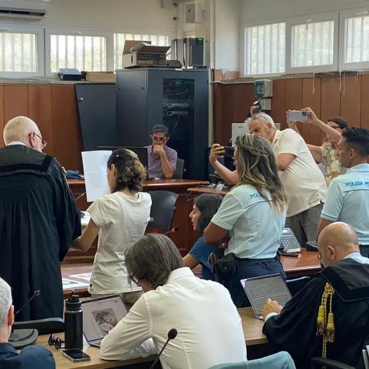 Per la Procura di Crotone è una scafista: l’attivista iraniana Maysoon Majidi rimane in carcere, prossima udienza 18 settembre