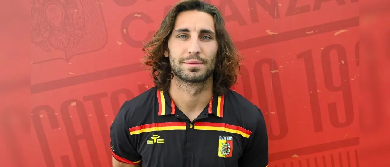 Pittarello è un giocatore del Catanzaro, ora è ufficiale: «Suderò la maglia per ripagare la fiducia che è stata riposta in me»
