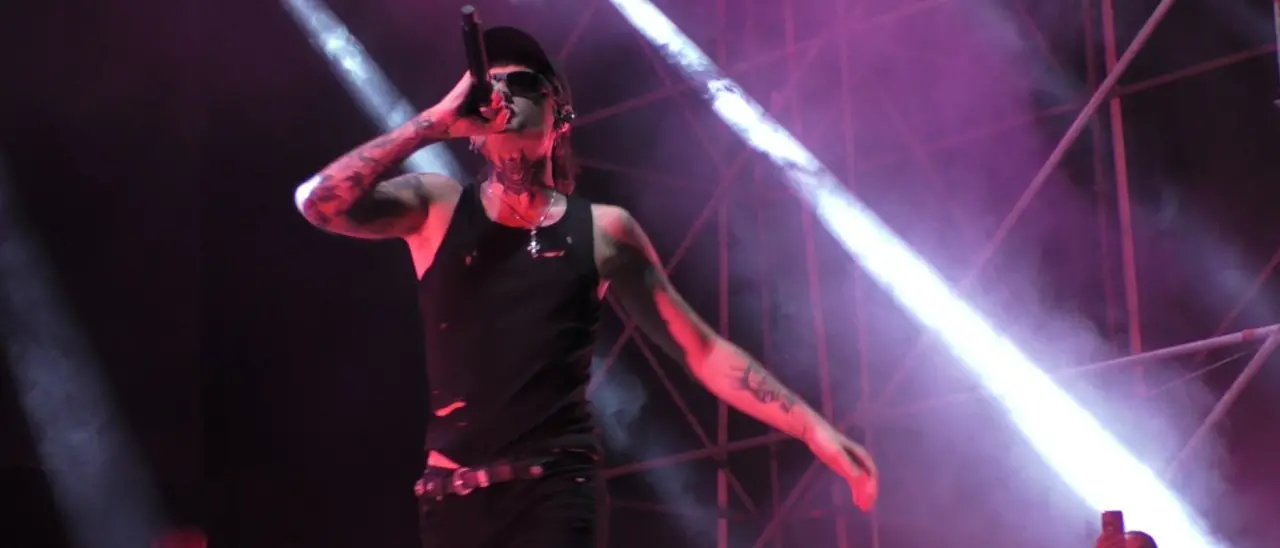 Il festival delle Invasioni di Cosenza si tinge di... Rosa Chemical