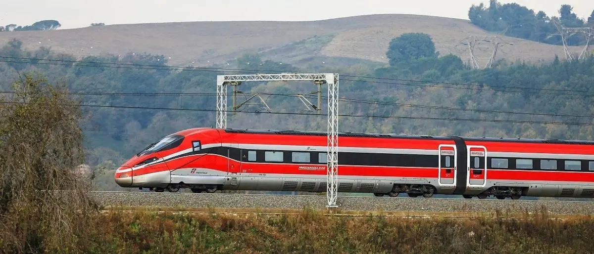 Treni, ripresa questa mattina la circolazione sulla Battipaglia-Sapri: da e verso la Calabria si viaggia su un unico binario