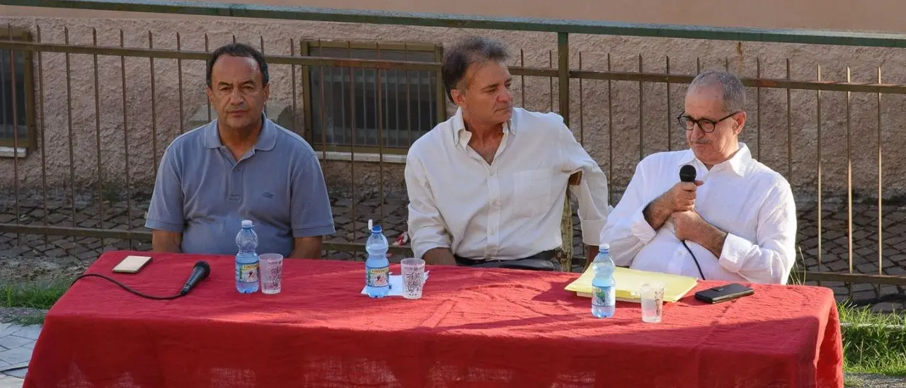 Mimmo Lucano ospite a “Felici e Conflenti”: «L’accoglienza è una risorsa per rigenerare i piccoli borghi come questo»