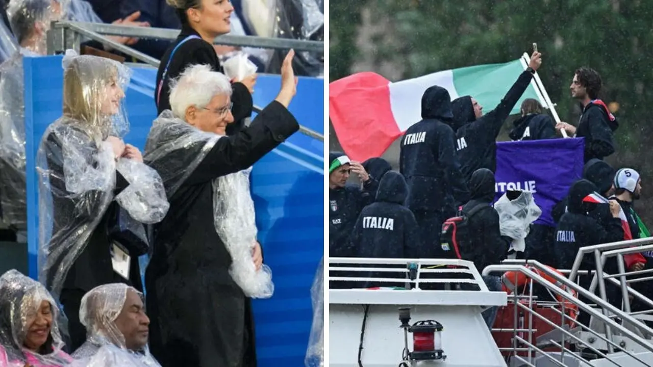 Cerimonia d‘apertura Olimpiadi di Parigi, Mattarella con il poncho sotto una pioggia incessante saluta gli atleti italiani che sfilano sulla Senna