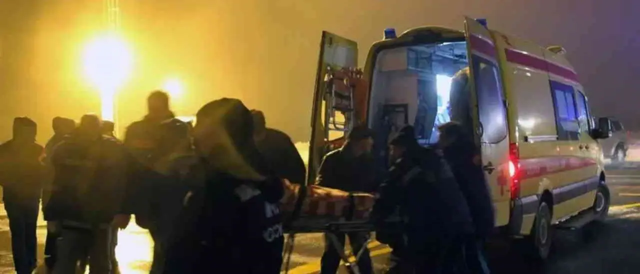 Deraglia un treno in Russia dopo uno scontro con un camion: 140 feriti